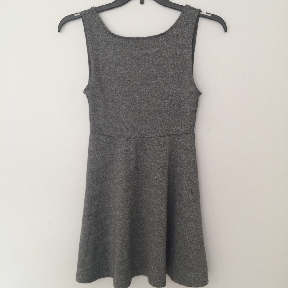 H&M V Backless Dress - Picture 3 of 4